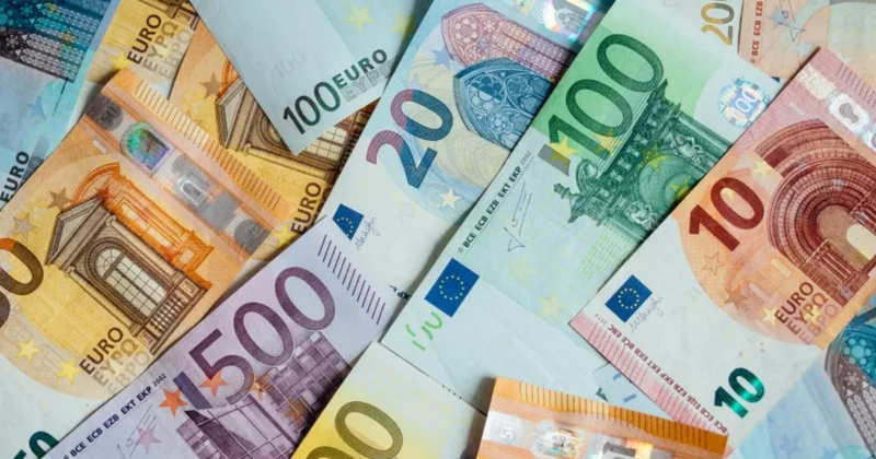 Euro, dolar karşısında eriyor! 2,5 yılın dibini gördü Sözcü Gazetesi