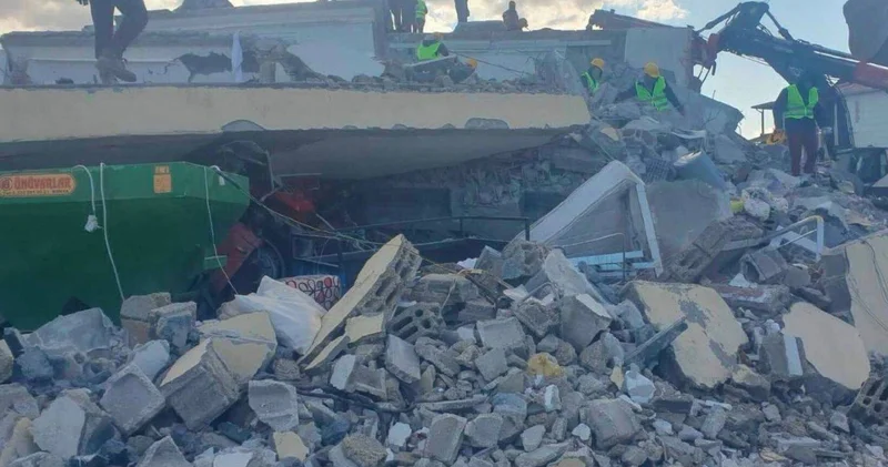 Akar Apartmanı davası: Müteahhit ve şantiye şefine duruşmalara katılmamaları halinde tutuklanacakları ihtar edildi