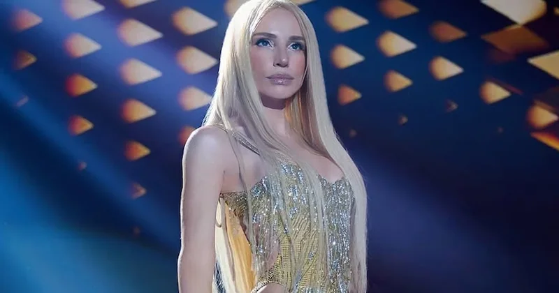 Gülşen den sahneye para atan dinleyiciiye tepki: Üzerinde Atatürk resmi var Sözcü Gazetesi