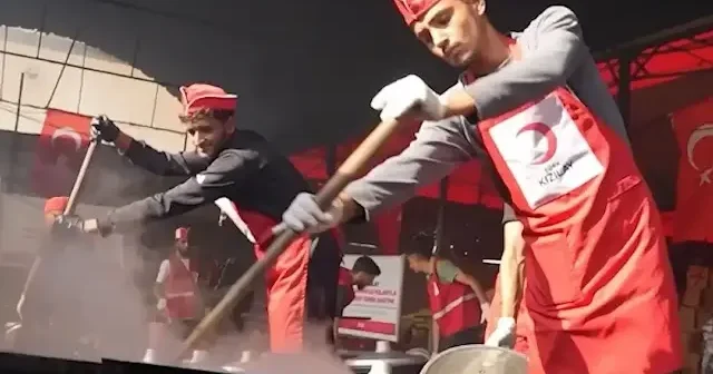 Türk Kızılay Filistin için bağışlanan kurban etlerini Gazze’de dağıtmaya başladı VİDEO İZLE