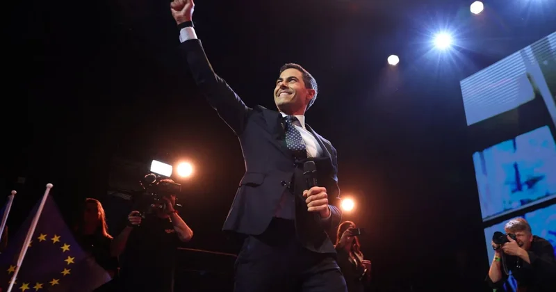 Hollanda, ilk eşcinsel Başbakanını seçti Sözcü Gazetesi