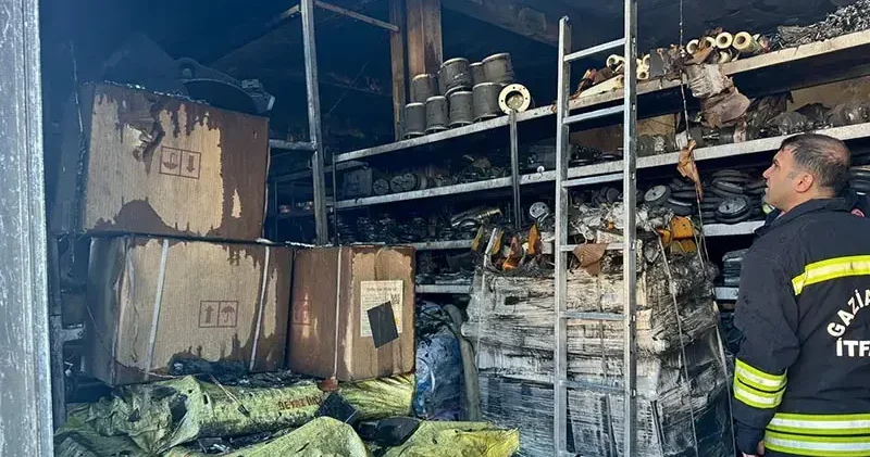 Gaziantep te hırdavat dükkanında çıkan yangın söndürüldü