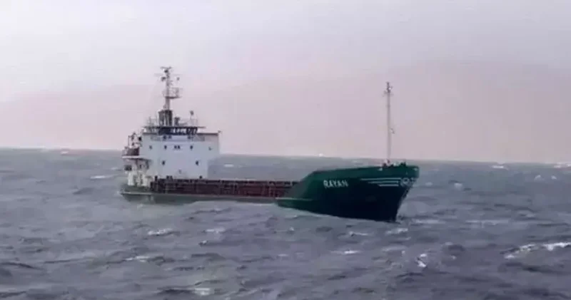 Çanakkale Boğazı’ndan geçen kuru yük gemisi makine arızası yaptı