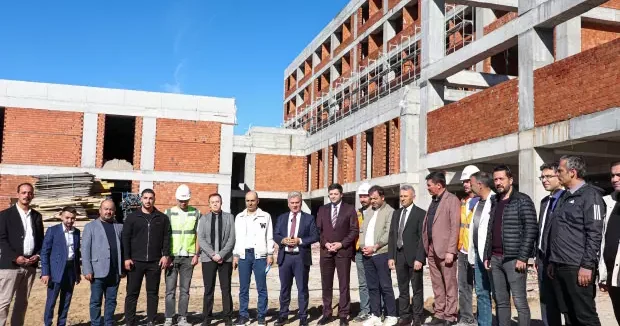 Balıkesir haberleri Milletvekili Canbey den Edremit Devlet Hastanesi şantiyesine ziyaret 30 Ekim 2025