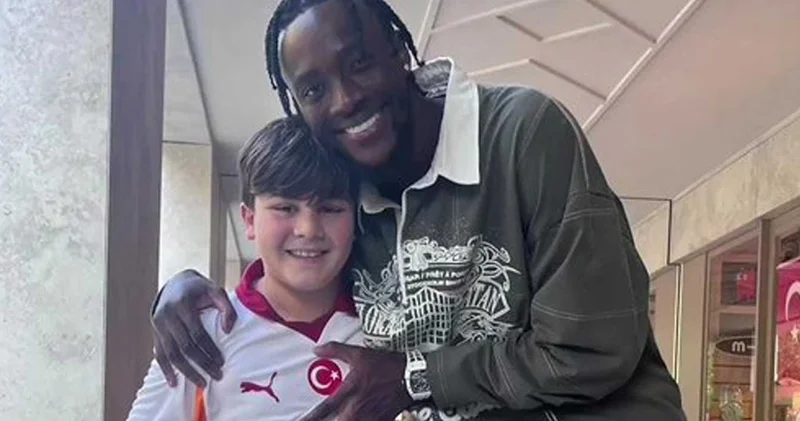 Galatasaraylı minik taraftara Abraham sürprizi