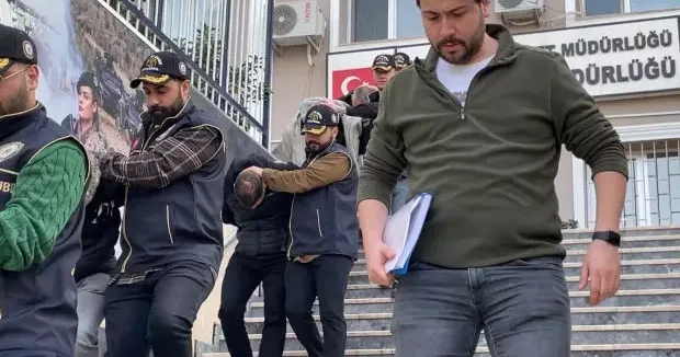 İstanbul haberleri İstanbul da milyonlarca liralık araç kiralama vurgunu: 5 gözaltı! 30 Ekim 2025