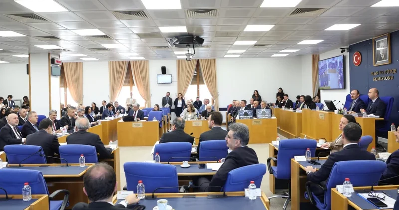 DEM Partili Doğan: Holdinglere ve patronlara vergi muafiyetleri var, oradan gelir sağlanmıyor; bu bütçenin kaynağı nereden geliyor?