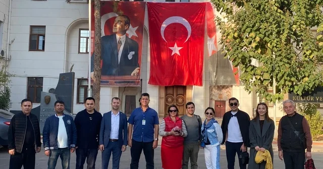 Basın mensuplarından oluşan yabancı uyruklu kafile Siirt i gezdi Siirt Haberleri