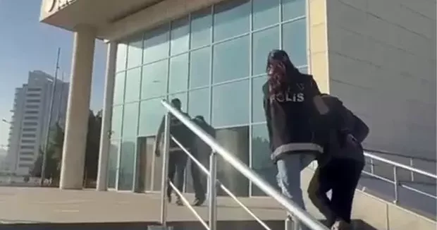 Hatay haberleri Hatay da araç kaputundan çıktı: Tam 5,5 milyon TL değerinde! 30 Ekim 2025