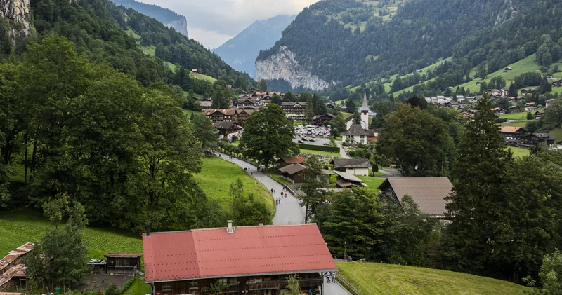 Alpler in ortasında düşsel bir vadi: Lauterbrunnen