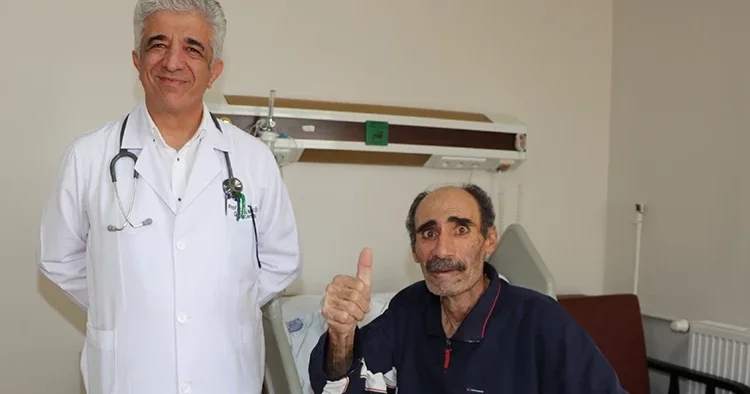 30 yıllık cerrahı şaşırtan vaka! Karpuz büyüklüğüne ulaşmıştı, ölüm riskiyle ameliyata alındı...