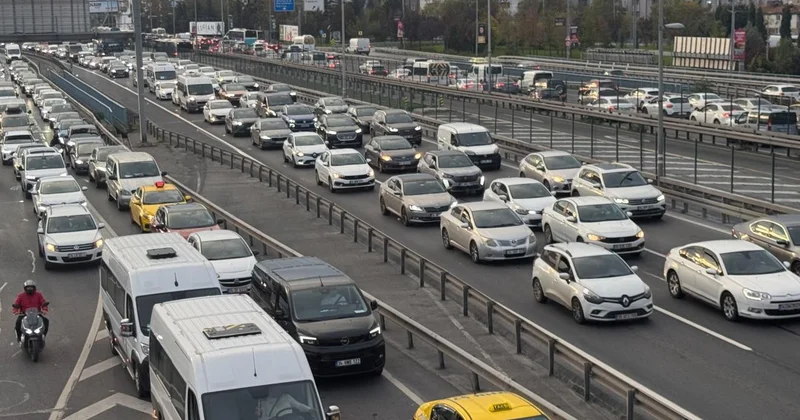 İstanbul da trafik yoğunluğu her geçen gün artıyor