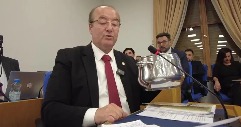 Vatandaşın boş tenceresi Meclis te!