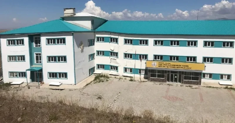 2. Dünya Savaşı ndan kalma top mermileri patlatıldı: Erzurum daki okul harabeye döndü Sözcü Gazetesi