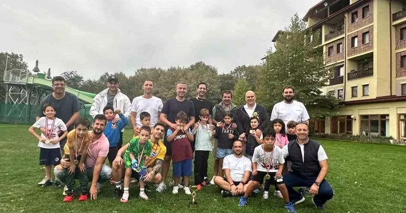 Türkiye yi sarsan faciada can veren minik Doğa, Grand Kartal Otel sahipleriyle aynı karede