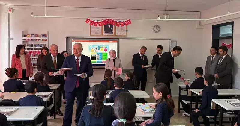 Kamu Başdenetçisi Akarca: Çocuklara hak arama kültürünün aşılanmasını istiyoruz