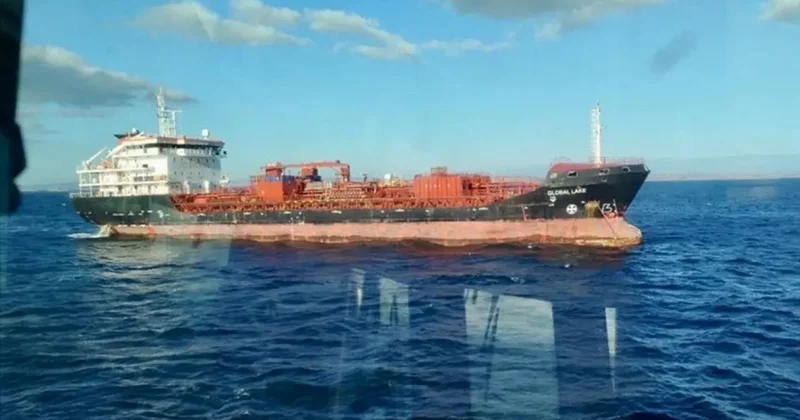 Çanakkale Boğazı nda arızalanan gemi güvenli bölgeye demirletildi