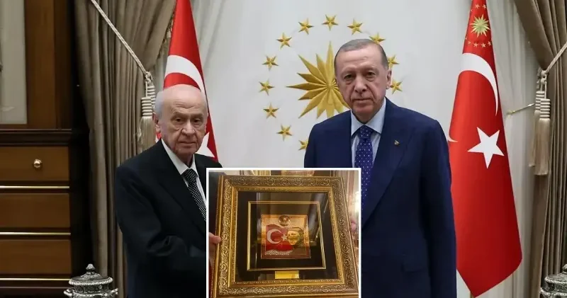 Cumhuriyetin 102 nci yılı: MHP lideri Bahçeli den Cumhurbaşkanı Erdoğan a anlamlı hediye Politika Haberleri