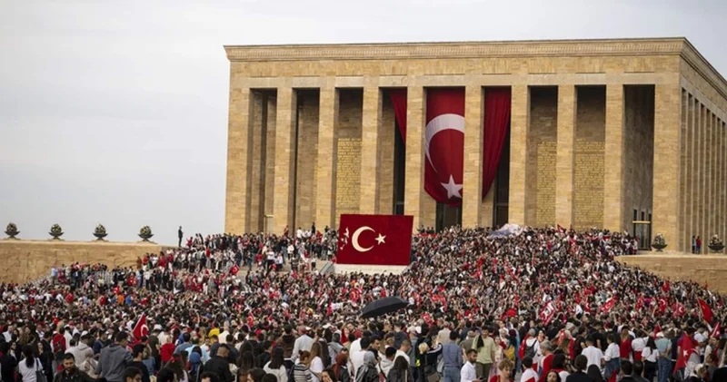 Anıtkabir i dün 1 milyonu aşkın vatandaş ziyaret etti