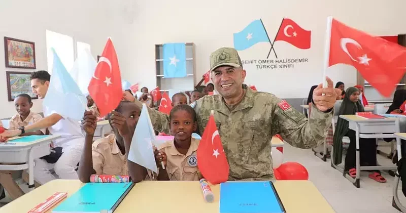 Somali Türk Görev Kuvveti Komutanlığı’ndan şehit çocuklarına ziyaret