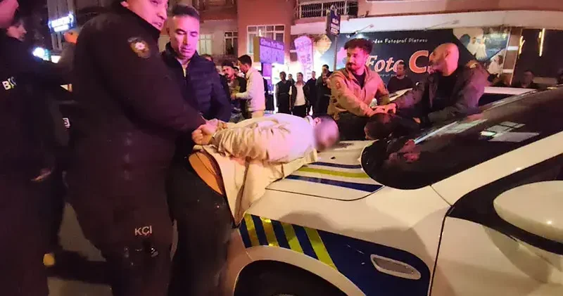 Alkollü sürücü kimlik isteyen şube müdürüne tekme attı