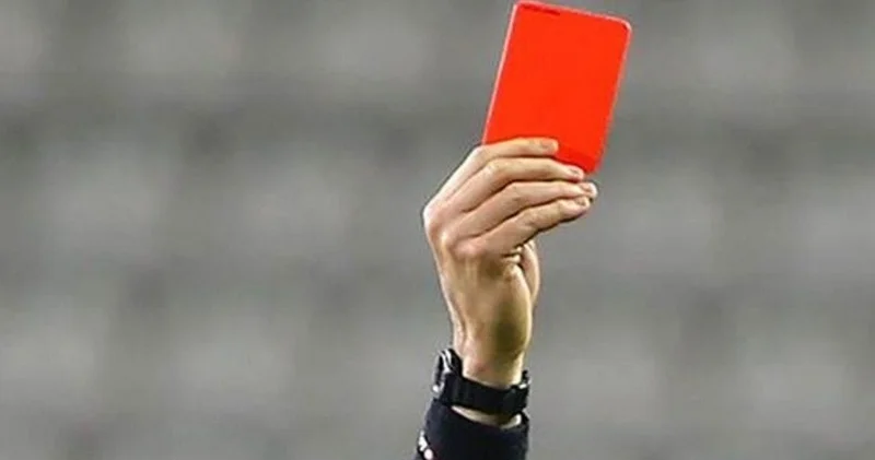 Yönettiği maçta Kırmızı kart çıkar bahsi oynamış 5 milyon lira kazanmış