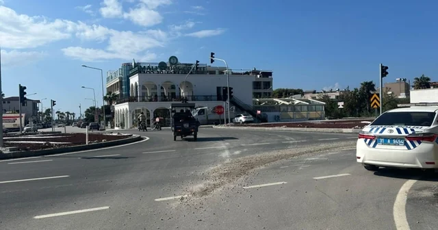 Hatay da yola harç döken beton mikserinin sürücüne 8 bin 500 lira ceza Hatay Haberleri