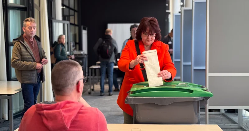 Hollanda seçimlerinde sürpriz: Aşırı sağ kaybetti, liberaller sandıktan zaferle çıktı