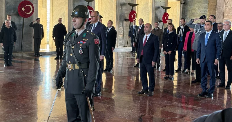 Almanya Şansölyesi Merz den Anıtkabir e ziyaret: Yeni bir dönemin kapılarını araladı