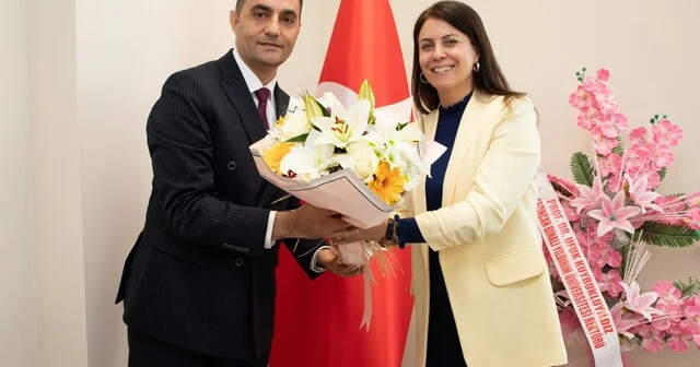 EBYÜ Yabancı Diller Yüksekokulunda müdürlük görevi devredildi Erzincan Haberleri Habertürk Yerel Haberler