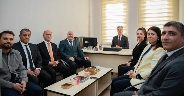 EBYÜ Rektörü Kuyrukluyıldız dan doçent unvanı alan akademisyenlere ziyaret Erzincan Son Dakika Haberleri Habertürk Yerel Haberler