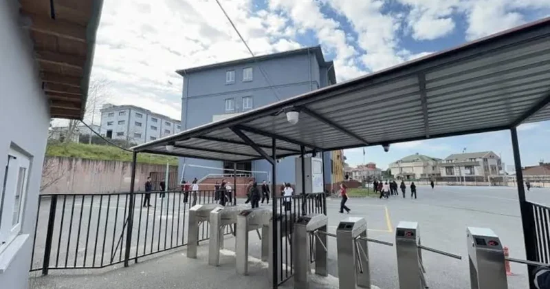 Turnike sistemi, polis, bahçe görevlisi: Okullara 3 aşamalı güvenlik geliyor