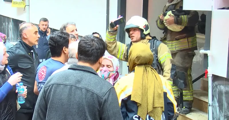 Zeytinburnu’nda 5 katlı binada yangın çıktı: 2 kişi dumandan etkilendi