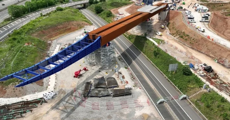Otoyolda 4.750 tonluk devi havadan yürüttüler Sözcü Gazetesi