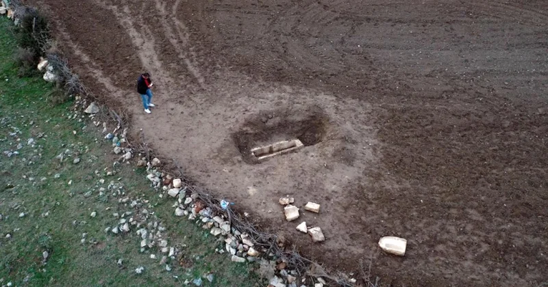 Kastamonu da tarlasını süren çiftçi lahit buldu