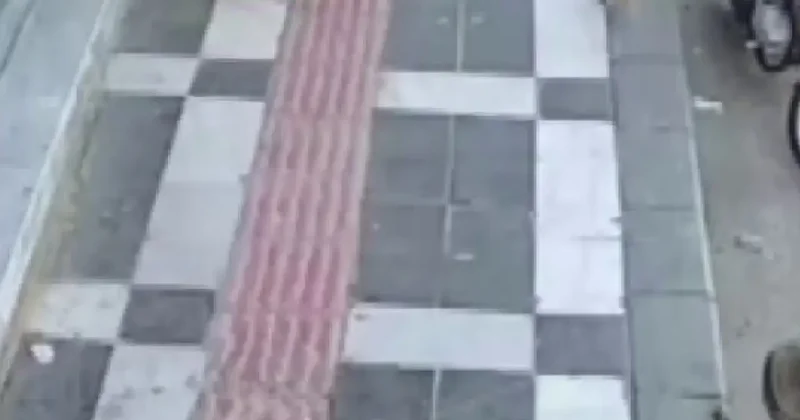 Şanlıurfa da yüreklere dokunan ağabeylik! İki kardeşinin yükünü omuzladı