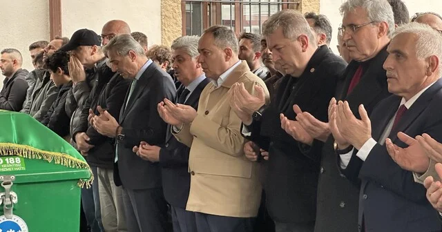 Peribacasının çökmesi sonucu hayatını kaybeden çift son yolculuğuna uğurlandı Sakarya Son Dakika Haberleri Habertürk Yerel Haberler