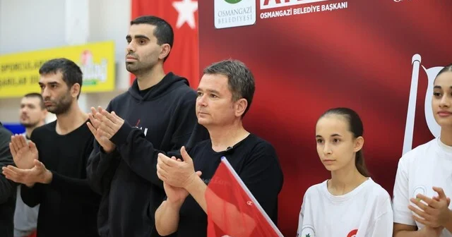 Osmangazi de sporcular Cumhuriyet için ter döktü Osmangazi Belediyesi nden Cumhuriyet Bayramı na özel turnuva Bursa Haberleri Habertürk Yerel Haberler