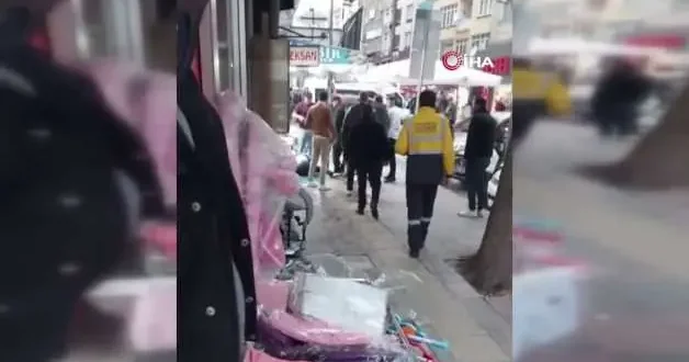 Kentin göbeğinde akıllara durgunluk veren saldırı: Sopa ve demir çubuklarla darbettiler