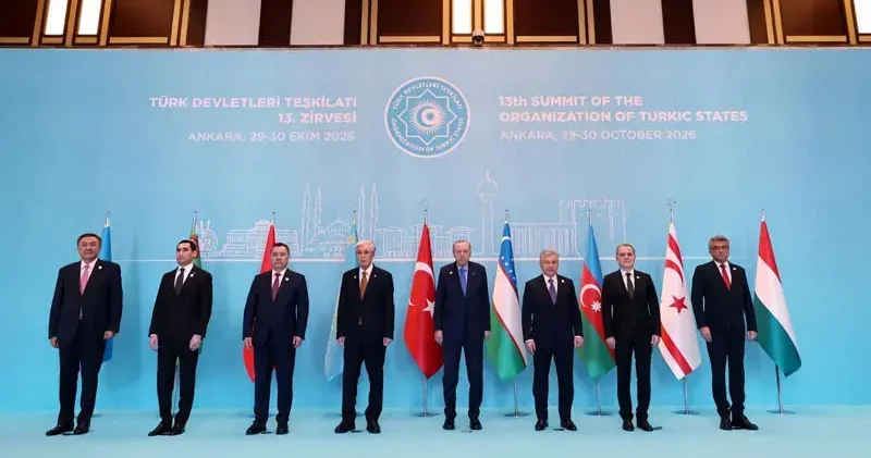 Türk Devletleri Teşkilatı Zirvesi nde liderler aile fotoğrafında buluştu