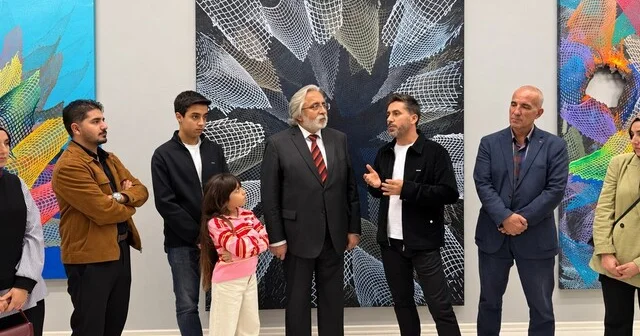 SANKO sanat galerisinde Sonsuzluk Ağları temalı resim sergisi Ressam Ali İrgin: Ağlar, bilinçaltımdaki bir uğraşın bilinçli bir sanatsal ifadeye dönüşmesinin güzel bir örneği oldu Gaziantep Haber Habertürk Yerel Haberler