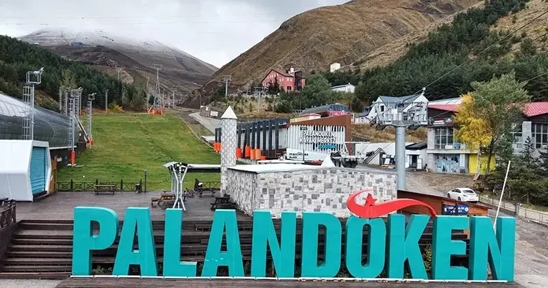Palandöken Dağı’nın zirvesi karla kaplandı