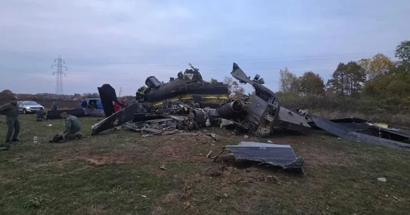 AB barış gücüne ait askeri helikopter düştü: 4 ölü, 11 yaralı Sözcü Gazetesi