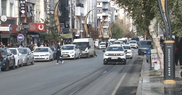 Kars ta şaşırtan denge: Merkez nüfus 100 bin, araç sayısı 54 bini geçti Kars Haberleri
