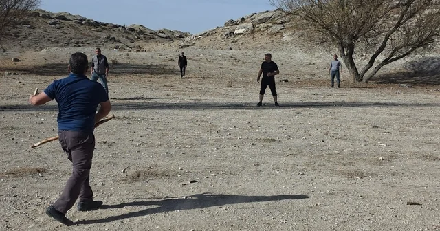 Aksaray da geleneksel çelik çomak oyunu yaşatılmaya devam ediyor Aksaray Haberleri