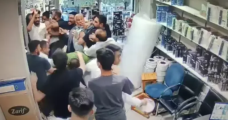 Şanlıurfa’da iş yerinde 7 kişinin yaralandığı kavga kamerada