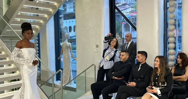 Bursa da muhteşem gelinlik defilesi: 26 koleksiyon 15 mankenle podyuma taştı Bursa Haberleri