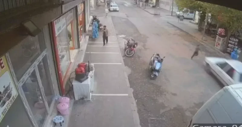 Siverek’te otomobilin çarptığı çocuk, ayağa kalkarak kaçtı