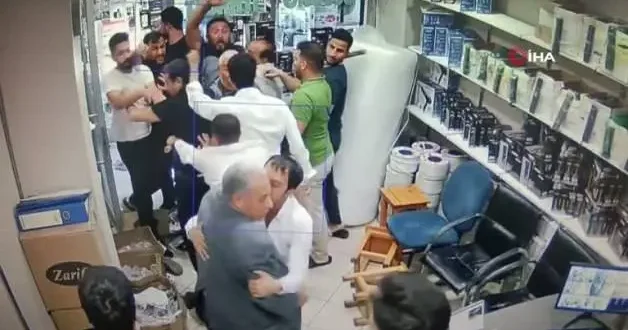 Şanlıurfa da haraç iddiasıyla çıkan kavgada ortalık savaş alanına döndü
