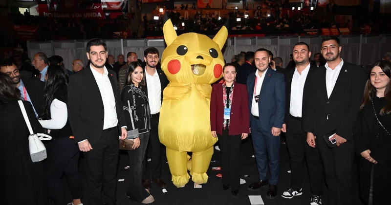 19 Mart eylemlerinde gündem olmuştu: Pikachu, CHP’nin 39’uncu Olağan Kurultayı nda